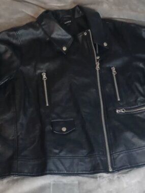 Torrid Plus Size 4 Black Faux Leather Assymetrical Moto Biker Jacket Vtg